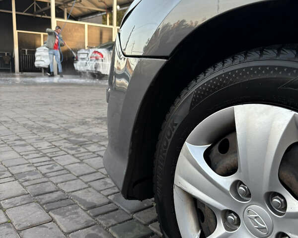 Серый Хендай i30, объемом двигателя 1.4 л и пробегом 222 тыс. км за 6000 $, фото 11 на Automoto.ua