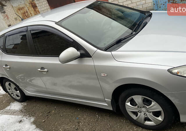 Серый Хендай i30, объемом двигателя 1.59 л и пробегом 160 тыс. км за 7300 $, фото 7 на Automoto.ua