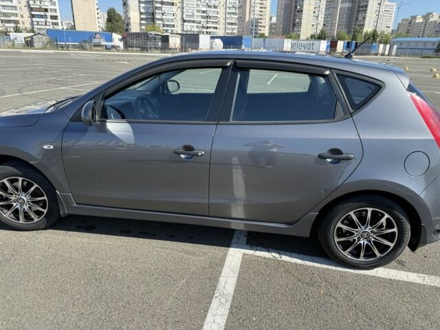 Серый Хендай i30, объемом двигателя 1.6 л и пробегом 187 тыс. км за 7100 $, фото 2 на Automoto.ua