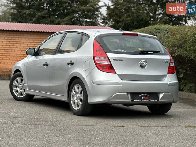 Серый Хендай i30, объемом двигателя 1.4 л и пробегом 126 тыс. км за 7400 $, фото 13 на Automoto.ua