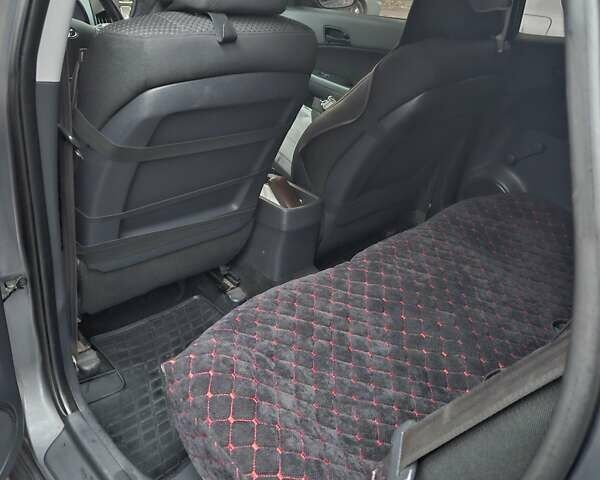 Серый Хендай i30, объемом двигателя 1.59 л и пробегом 230 тыс. км за 7800 $, фото 2 на Automoto.ua