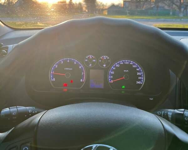 Серый Хендай i30, объемом двигателя 1.4 л и пробегом 228 тыс. км за 6500 $, фото 11 на Automoto.ua