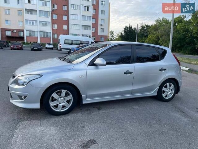 Сірий Хендай i30, об'ємом двигуна 1.4 л та пробігом 166 тис. км за 6300 $, фото 8 на Automoto.ua