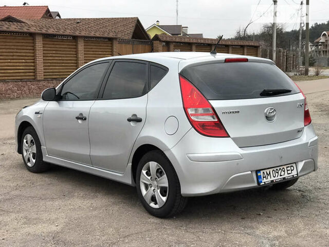 Сірий Хендай i30, об'ємом двигуна 1.6 л та пробігом 192 тис. км за 6750 $, фото 2 на Automoto.ua