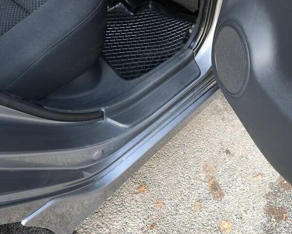 Серый Хендай i30, объемом двигателя 1.4 л и пробегом 161 тыс. км за 6400 $, фото 4 на Automoto.ua