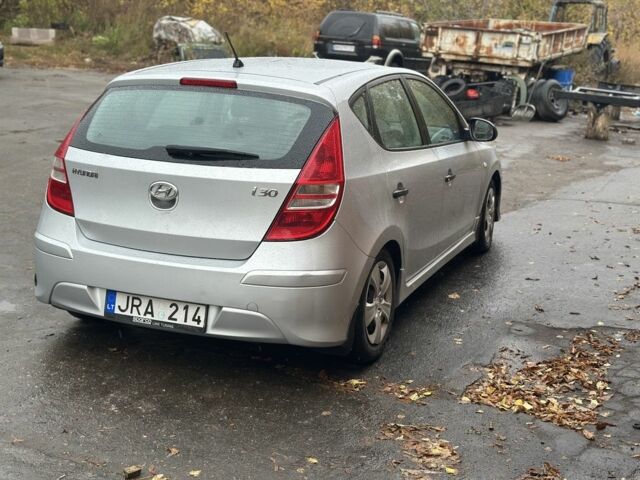 Хендай i30 2011 в Сумах на Automoto.ua Серый Хендай i30, объемом двигателя 1.4 л и пробегом 200 тыс. км за 2950 $, фото 4 на Automoto.ua