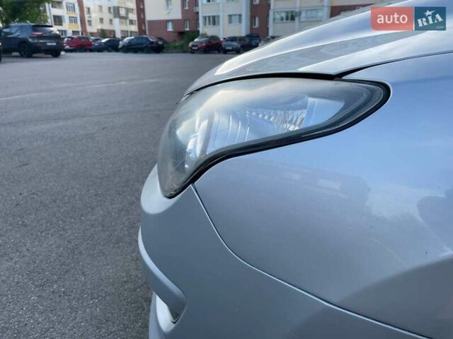 Сірий Хендай i30, об'ємом двигуна 1.4 л та пробігом 166 тис. км за 6300 $, фото 4 на Automoto.ua