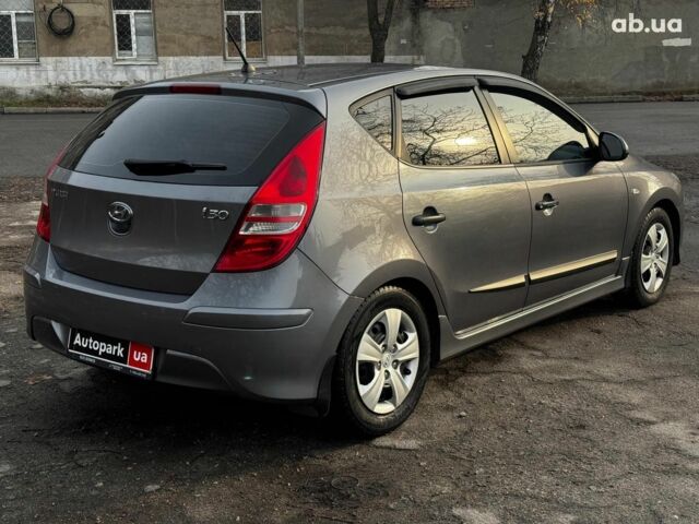 Серый Хендай i30, объемом двигателя 1.4 л и пробегом 162 тыс. км за 6490 $, фото 6 на Automoto.ua