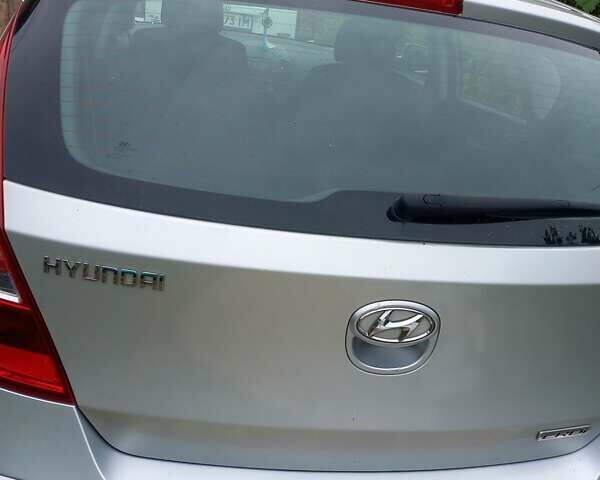 Серый Хендай i30, объемом двигателя 1.6 л и пробегом 168 тыс. км за 7000 $, фото 11 на Automoto.ua