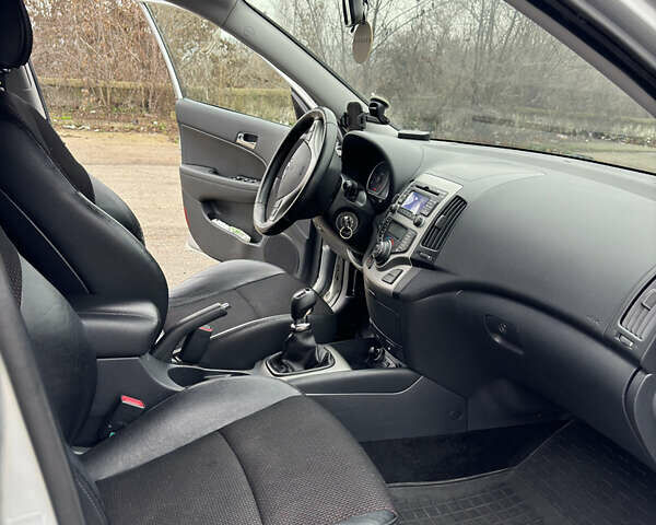 Серый Хендай i30, объемом двигателя 1.58 л и пробегом 269 тыс. км за 6200 $, фото 23 на Automoto.ua