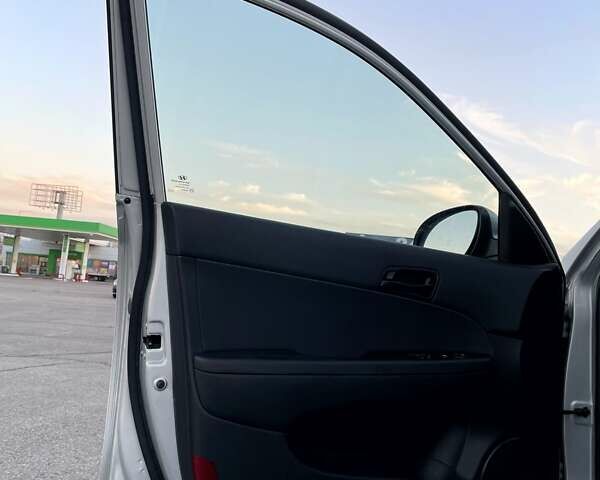 Серый Хендай i30, объемом двигателя 1.4 л и пробегом 178 тыс. км за 8000 $, фото 8 на Automoto.ua