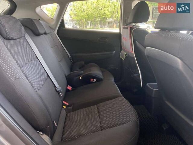 Сірий Хендай i30, об'ємом двигуна 1.4 л та пробігом 136 тис. км за 7200 $, фото 14 на Automoto.ua