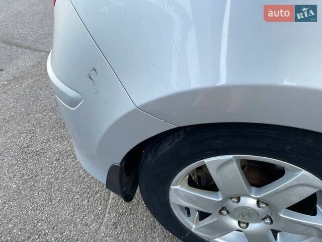 Сірий Хендай i30, об'ємом двигуна 1.4 л та пробігом 166 тис. км за 6300 $, фото 6 на Automoto.ua