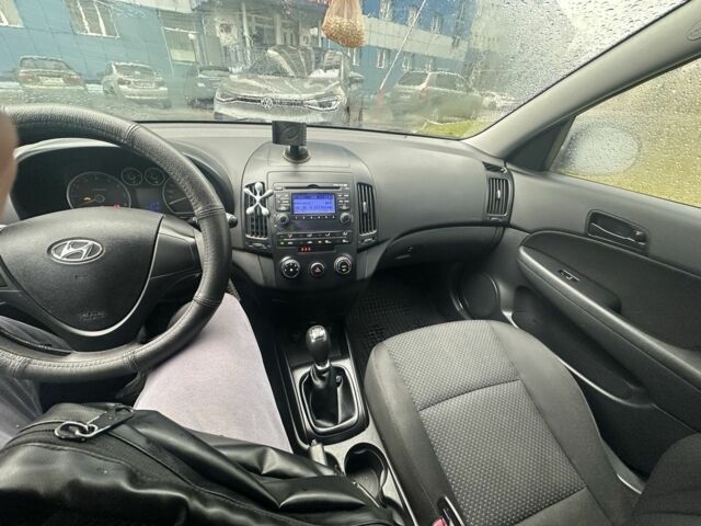 Хендай i30 2011 в Сумах на Automoto.ua Серый Хендай i30, объемом двигателя 1.4 л и пробегом 200 тыс. км за 2950 $, фото 7 на Automoto.ua