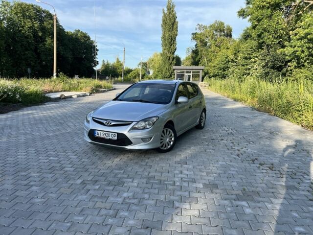 Сірий Хендай i30, об'ємом двигуна 1.4 л та пробігом 250 тис. км за 4700 $, фото 8 на Automoto.ua