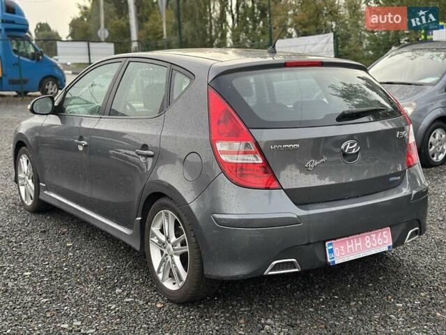 Серый Хендай i30, объемом двигателя 1.6 л и пробегом 208 тыс. км за 6300 $, фото 6 на Automoto.ua