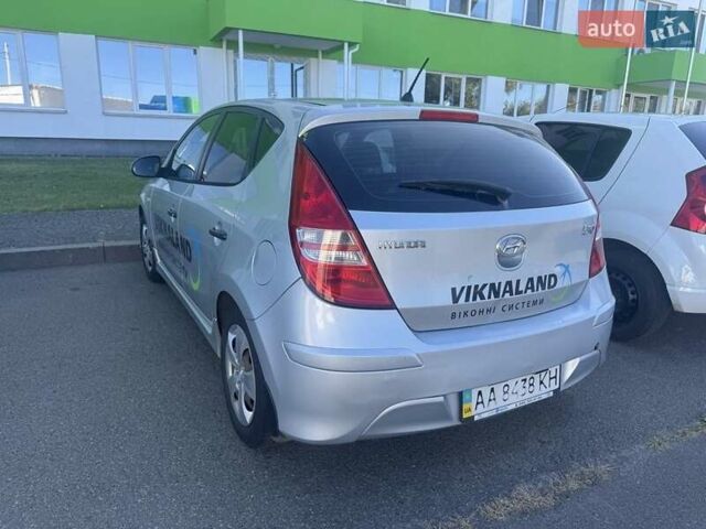 Серый Хендай i30, объемом двигателя 1.4 л и пробегом 295 тыс. км за 6200 $, фото 2 на Automoto.ua