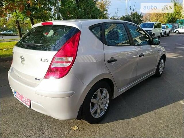 Сірий Хендай i30, об'ємом двигуна 1.4 л та пробігом 146 тис. км за 6399 $, фото 4 на Automoto.ua