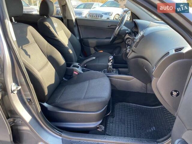 Серый Хендай i30, объемом двигателя 1.59 л и пробегом 269 тыс. км за 6500 $, фото 22 на Automoto.ua