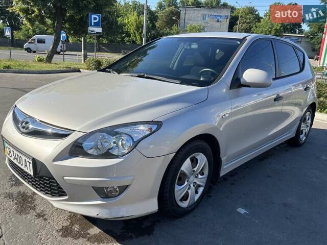 Серый Хендай i30, объемом двигателя 1.6 л и пробегом 53 тыс. км за 7800 $, фото 1 на Automoto.ua