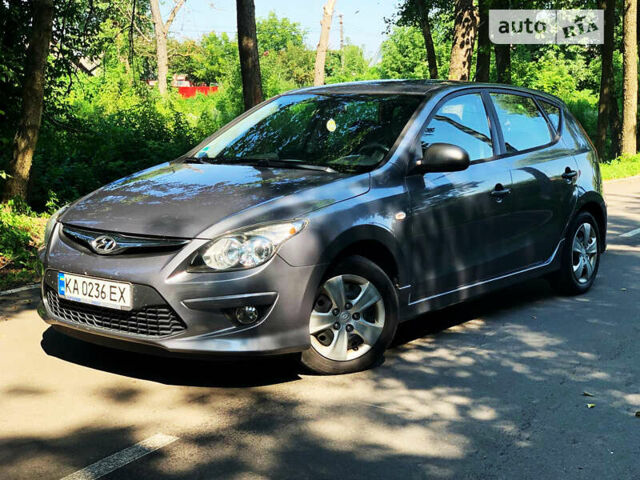 Серый Хендай i30, объемом двигателя 1.4 л и пробегом 120 тыс. км за 6700 $, фото 2 на Automoto.ua