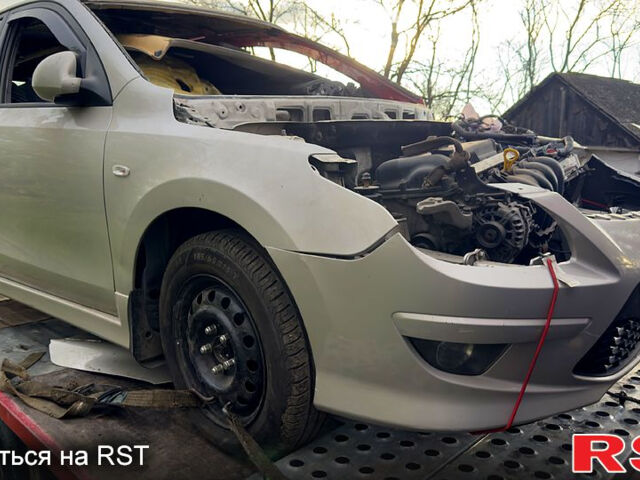 Сірий Хендай i30, об'ємом двигуна 1.4 л та пробігом 200 тис. км за 2500 $, фото 2 на Automoto.ua