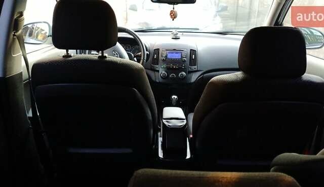 Серый Хендай i30, объемом двигателя 1.58 л и пробегом 230 тыс. км за 7600 $, фото 31 на Automoto.ua