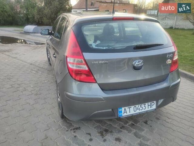 Серый Хендай i30, объемом двигателя 1.4 л и пробегом 151 тыс. км за 6900 $, фото 5 на Automoto.ua