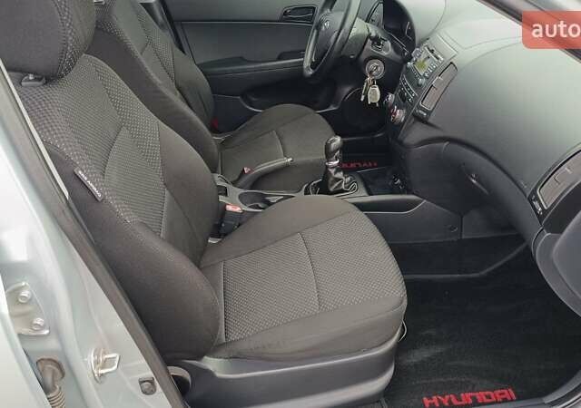 Серый Хендай i30, объемом двигателя 1.4 л и пробегом 183 тыс. км за 6018 $, фото 5 на Automoto.ua