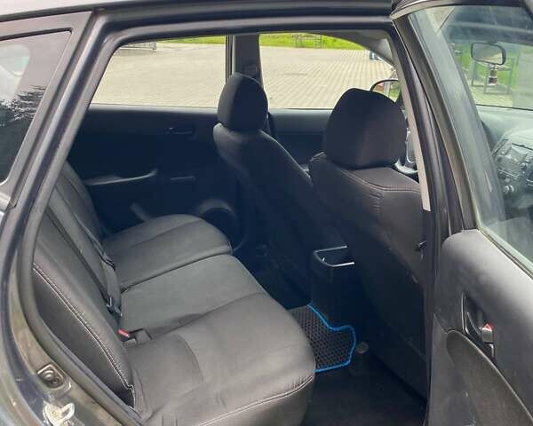 Сірий Хендай i30, об'ємом двигуна 1.4 л та пробігом 176 тис. км за 7000 $, фото 9 на Automoto.ua