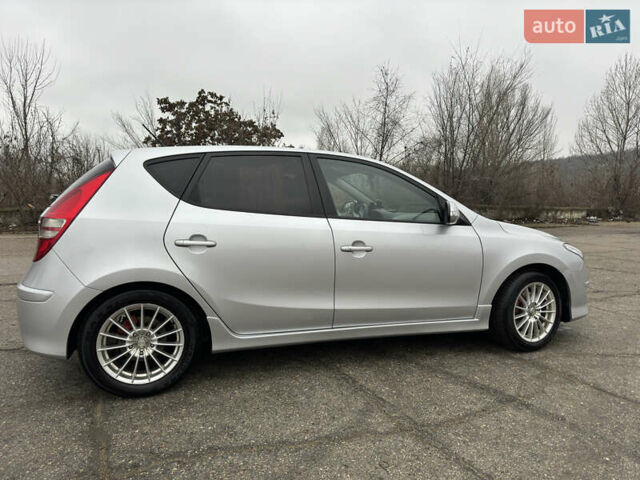 Серый Хендай i30, объемом двигателя 1.58 л и пробегом 269 тыс. км за 6200 $, фото 7 на Automoto.ua