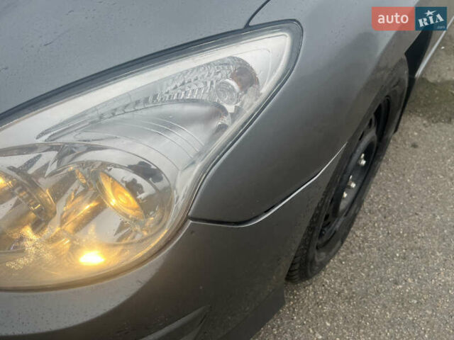 Серый Хендай i30, объемом двигателя 1.58 л и пробегом 191 тыс. км за 7000 $, фото 18 на Automoto.ua