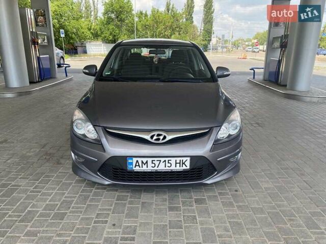 Сірий Хендай i30, об'ємом двигуна 1.4 л та пробігом 136 тис. км за 7200 $, фото 1 на Automoto.ua