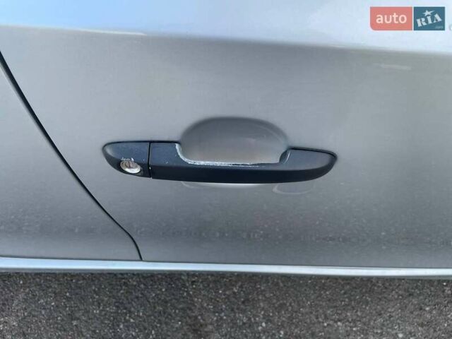 Сірий Хендай i30, об'ємом двигуна 1.4 л та пробігом 166 тис. км за 6300 $, фото 30 на Automoto.ua