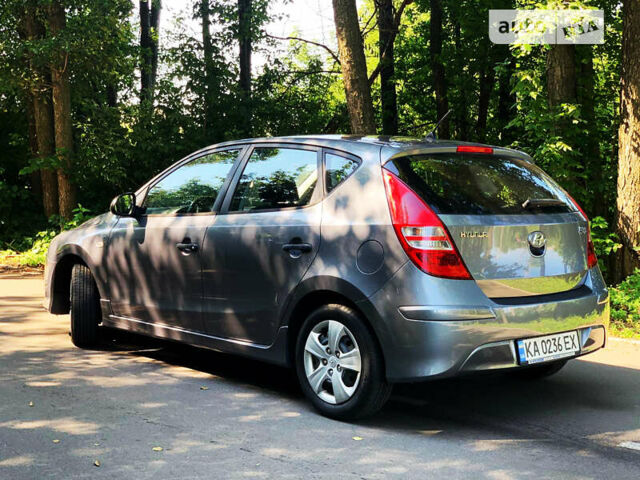 Серый Хендай i30, объемом двигателя 1.4 л и пробегом 120 тыс. км за 6700 $, фото 5 на Automoto.ua