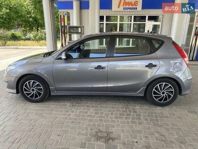 Сірий Хендай i30, об'ємом двигуна 1.4 л та пробігом 136 тис. км за 7200 $, фото 10 на Automoto.ua