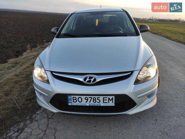 Серый Хендай i30, объемом двигателя 1.58 л и пробегом 125 тыс. км за 6700 $, фото 6 на Automoto.ua