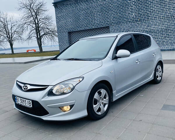 Сірий Хендай i30, об'ємом двигуна 1.58 л та пробігом 235 тис. км за 7200 $, фото 10 на Automoto.ua