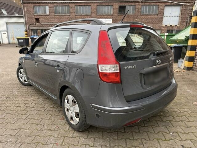 Серый Хендай i30, объемом двигателя 1.4 л и пробегом 177 тыс. км за 6100 $, фото 2 на Automoto.ua