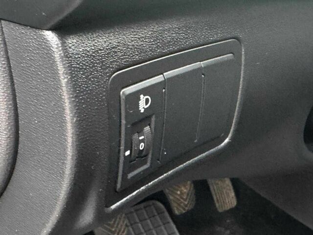 Серый Хендай i30, объемом двигателя 1.4 л и пробегом 162 тыс. км за 6490 $, фото 14 на Automoto.ua