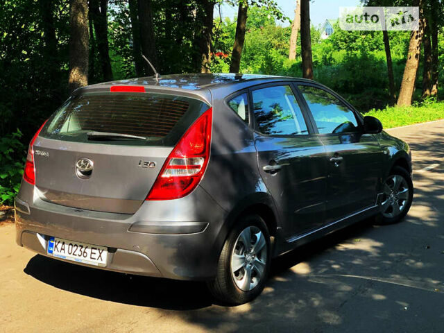 Серый Хендай i30, объемом двигателя 1.4 л и пробегом 120 тыс. км за 6700 $, фото 3 на Automoto.ua