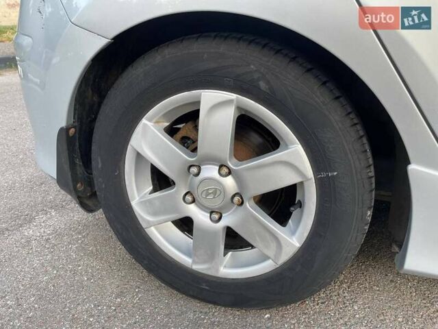 Сірий Хендай i30, об'ємом двигуна 1.4 л та пробігом 166 тис. км за 6300 $, фото 27 на Automoto.ua