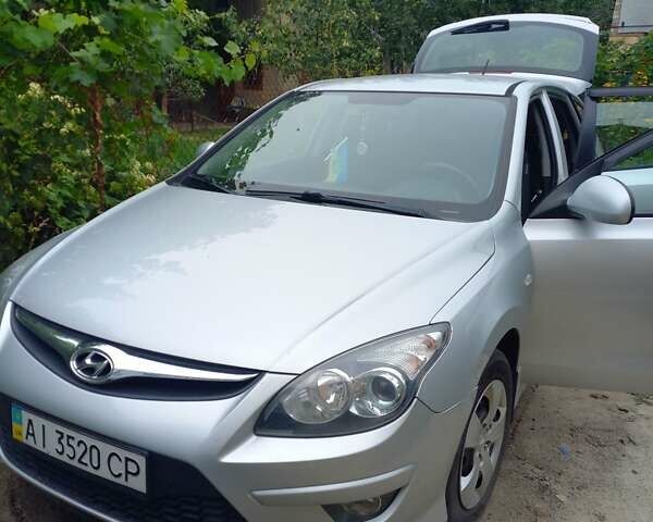 Серый Хендай i30, объемом двигателя 1.6 л и пробегом 168 тыс. км за 7000 $, фото 8 на Automoto.ua