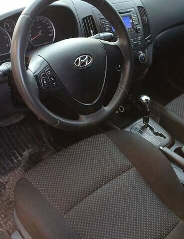 Серый Хендай i30, объемом двигателя 1.58 л и пробегом 230 тыс. км за 7600 $, фото 27 на Automoto.ua