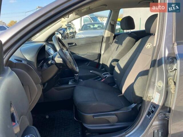 Серый Хендай i30, объемом двигателя 1.59 л и пробегом 269 тыс. км за 6500 $, фото 16 на Automoto.ua