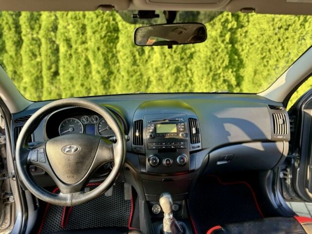 Серый Хендай i30, объемом двигателя 1.4 л и пробегом 161 тыс. км за 5999 $, фото 12 на Automoto.ua