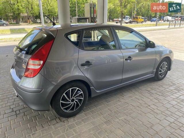 Сірий Хендай i30, об'ємом двигуна 1.4 л та пробігом 136 тис. км за 7200 $, фото 5 на Automoto.ua