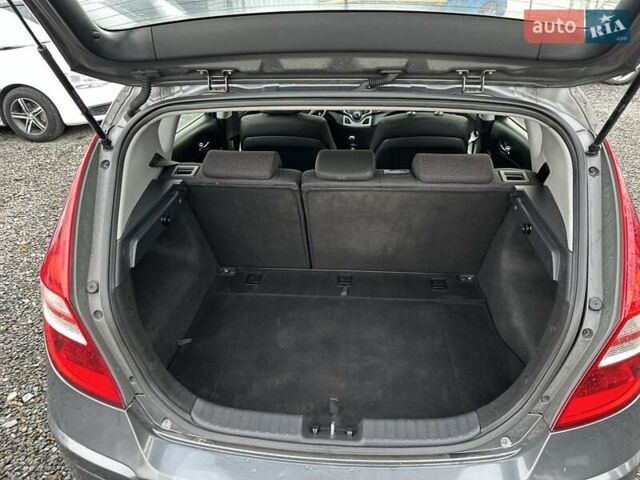 Серый Хендай i30, объемом двигателя 1.6 л и пробегом 208 тыс. км за 6300 $, фото 28 на Automoto.ua