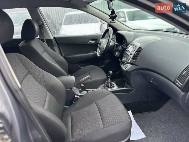 Серый Хендай i30, объемом двигателя 1.6 л и пробегом 208 тыс. км за 6300 $, фото 13 на Automoto.ua