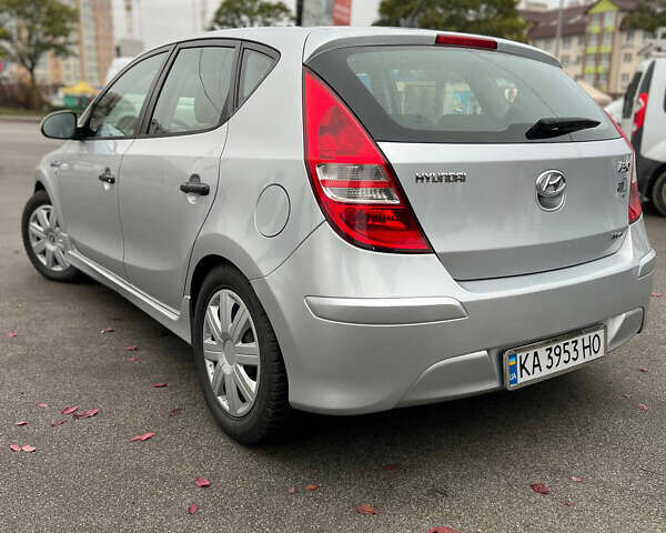 Серый Хендай i30, объемом двигателя 1.58 л и пробегом 284 тыс. км за 6200 $, фото 3 на Automoto.ua